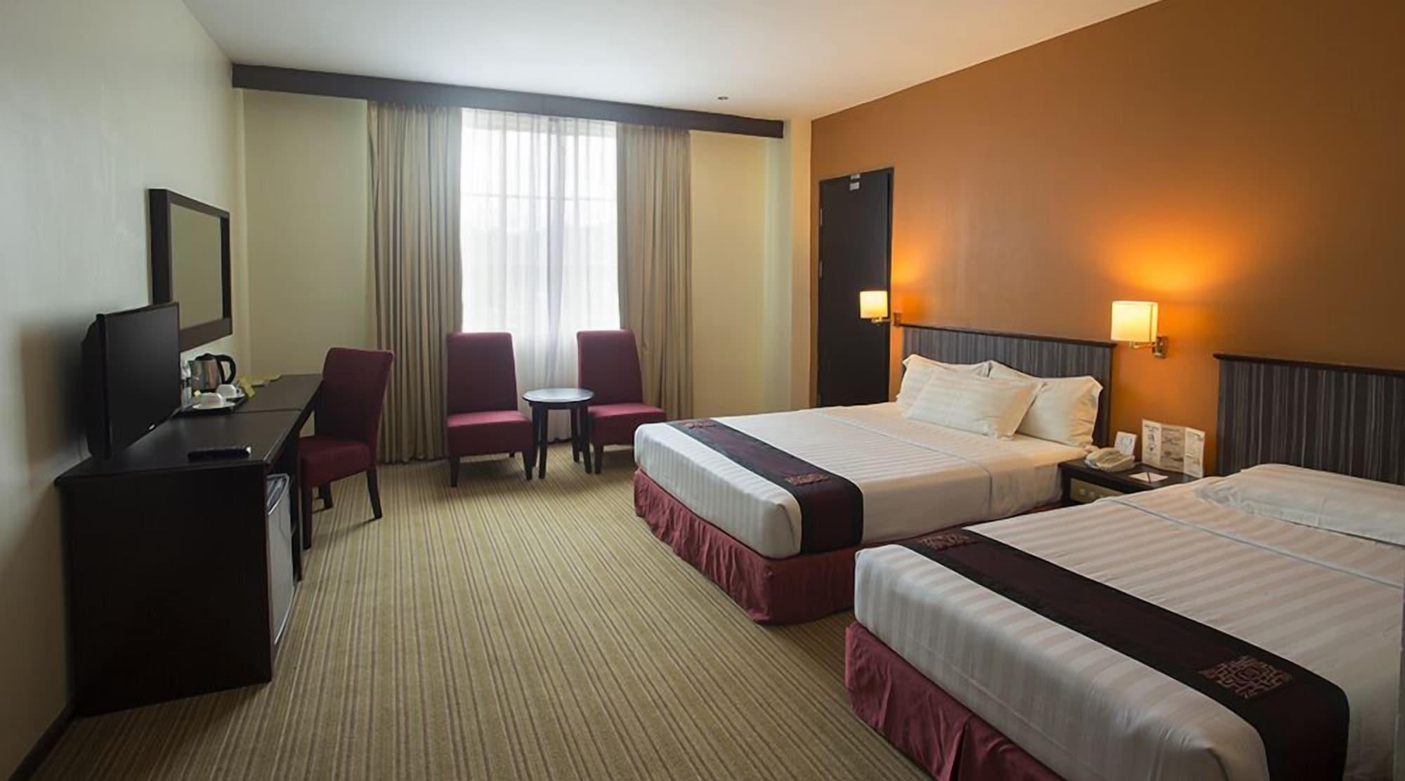 Hotel Seri Malaysia Lawas Exterior photo