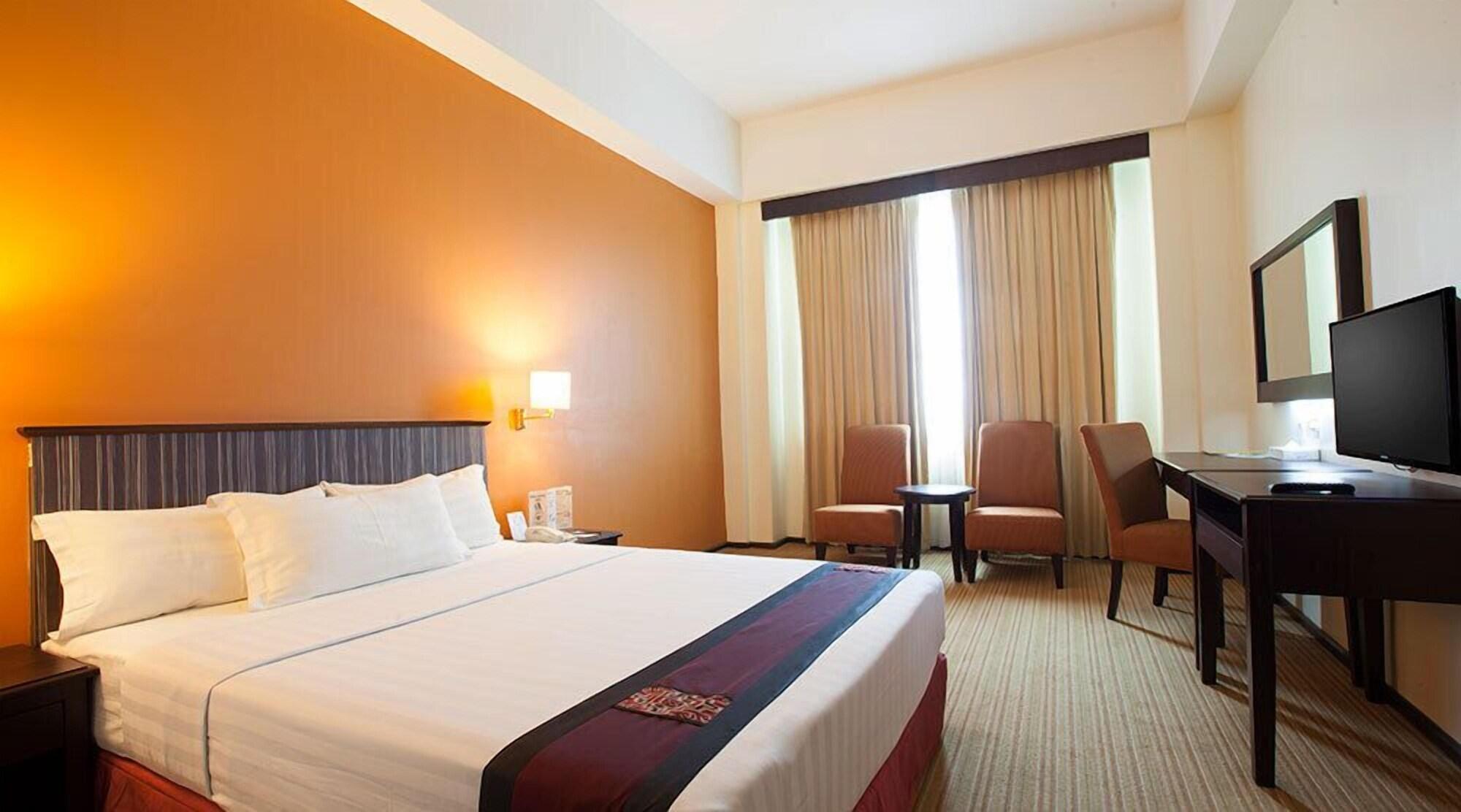 Hotel Seri Malaysia Lawas Exterior photo
