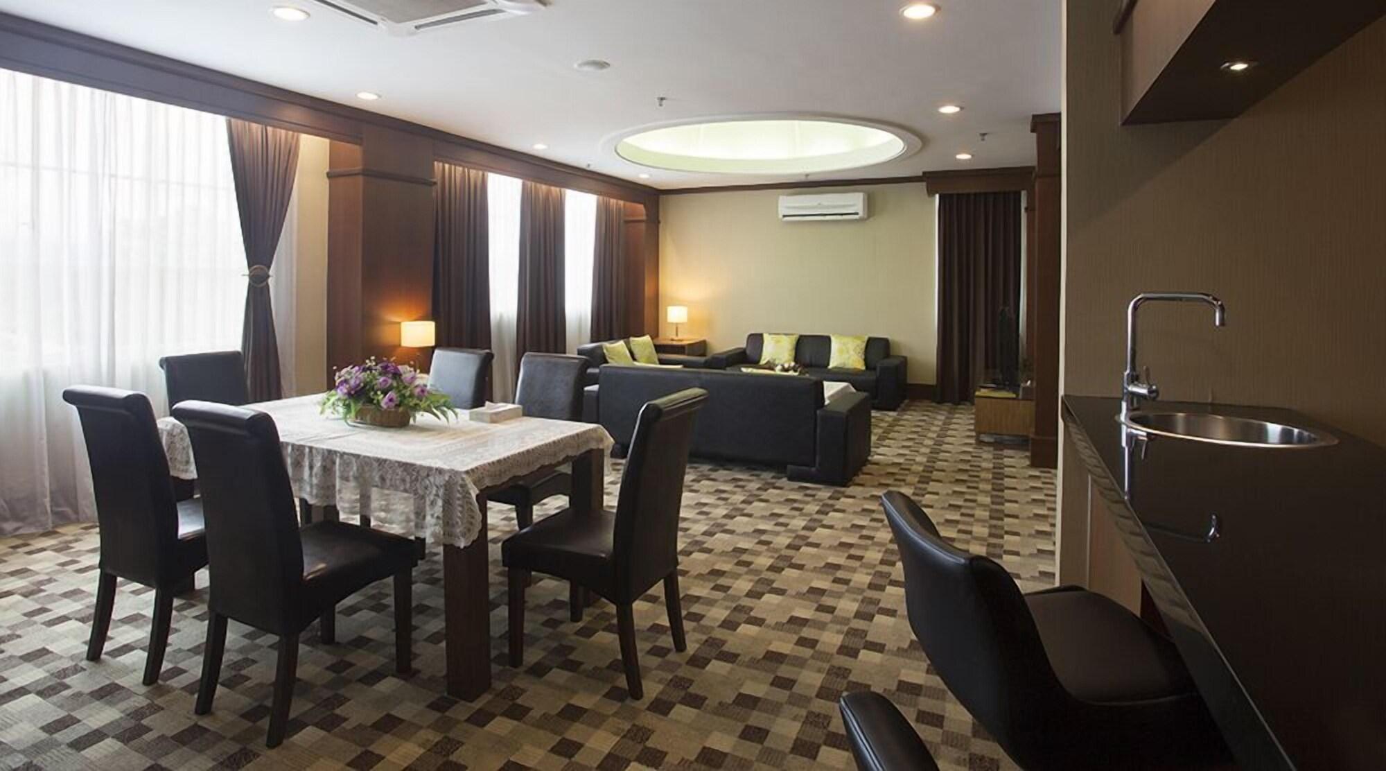 Hotel Seri Malaysia Lawas Exterior photo