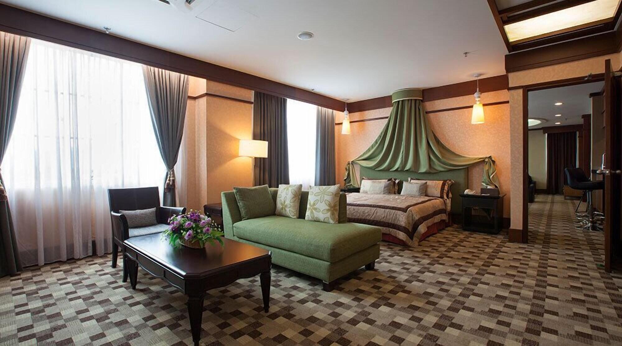 Hotel Seri Malaysia Lawas Exterior photo