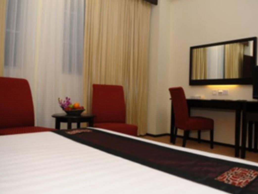 Hotel Seri Malaysia Lawas Exterior photo