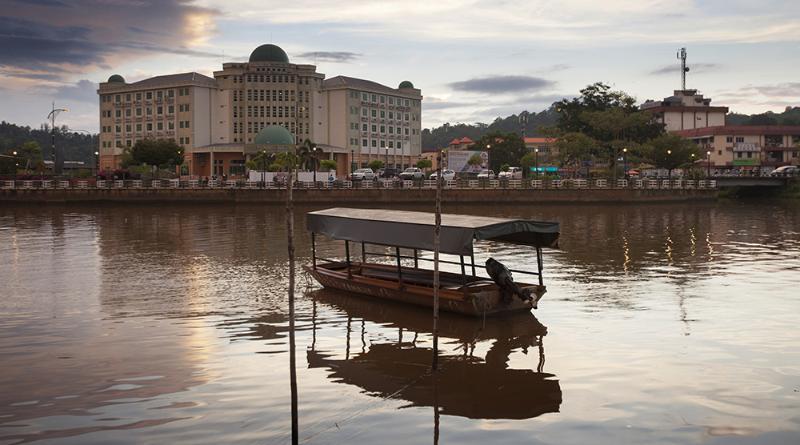 Hotel Seri Malaysia Lawas Exterior photo